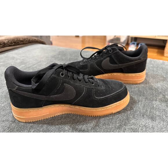 Nike Air Force 1 Suede Black Gum Size 8.5 Womens 7 Mens EUC Suede Upper - Picture 6 of 13